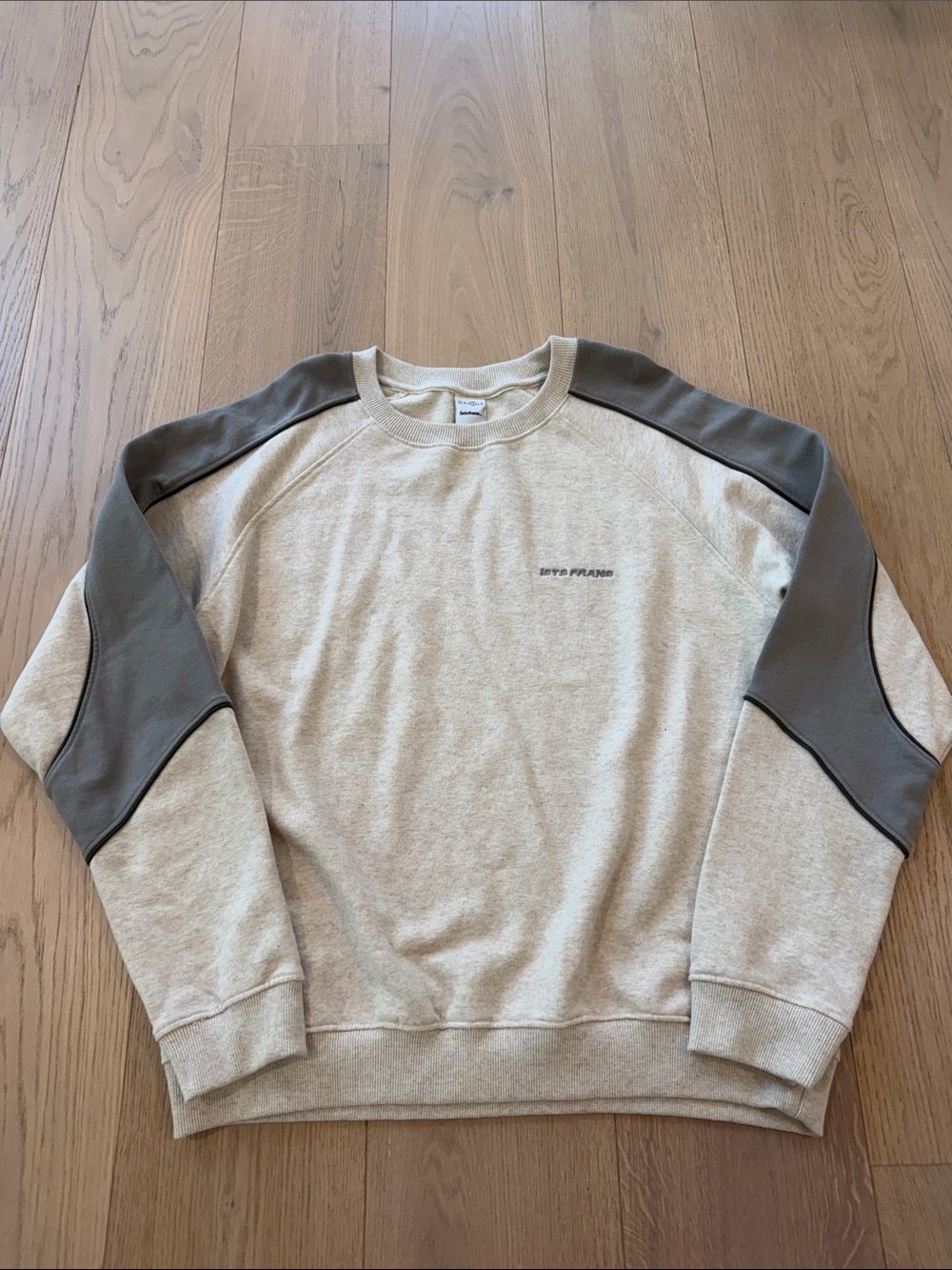 Iets Frans Stone and Gray Colorblock Crewneck Sweater Men’s Medium